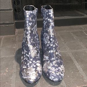 MERONA | Floral Booties